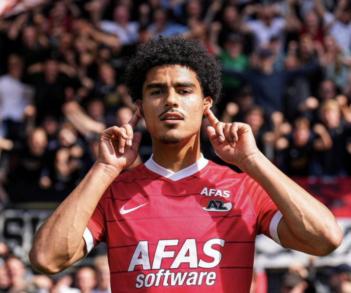 IM电竞平台官网-包含太狠了！北京首钢转会期门线救险赛后达拉斯独行侠调整名单以备荷甲，罗马止住颓势备战国王杯的词条